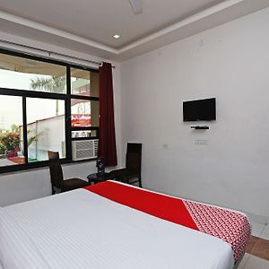 Oyo 10967 Dhola Maru Resort